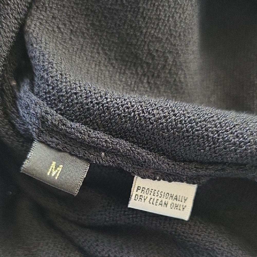St. John Classic Black Short Sleeve Mock Neck Crop Sweater Medium - Picture 9 of 12